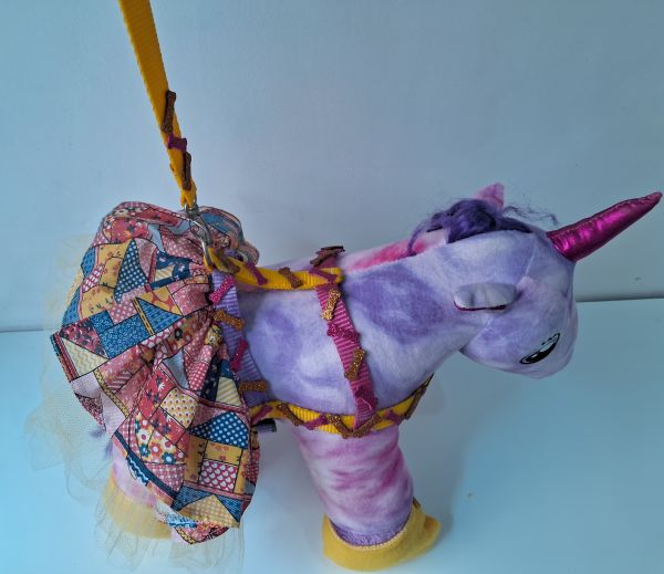 Saia com guia e peitoral para pelúcias CRIAMIGOS